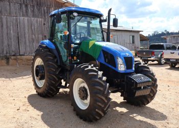Ezequiel Neiva garante trator agrícola para a Asproval e fortalece agricultura familiar em Campo Novo de Rondônia